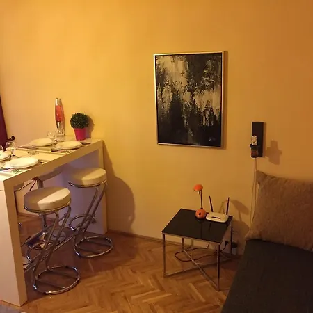 Anna Apartman *