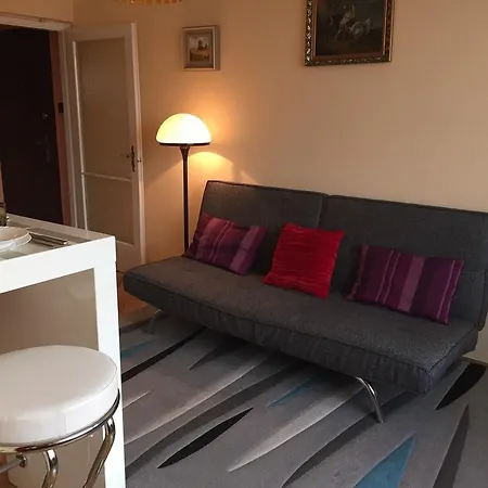 Anna Apartman *